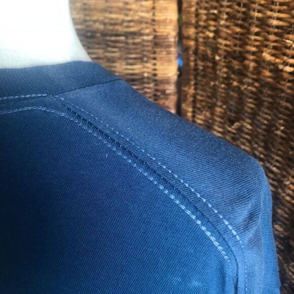 Hawaiian Legends Blue Long Sleeve Crewneck Shirt Size Medium - Picture 11 of 12